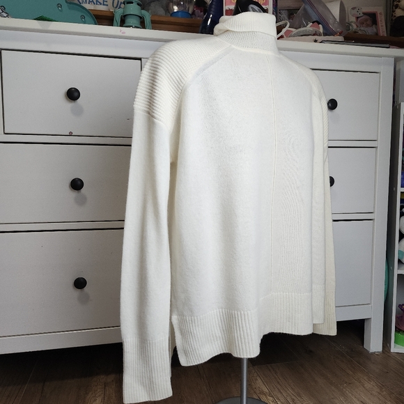 maje moby 100% cashmere Turtleneck Sweater Off-White cream lightweight women's 2 - Picture 3 of 16
